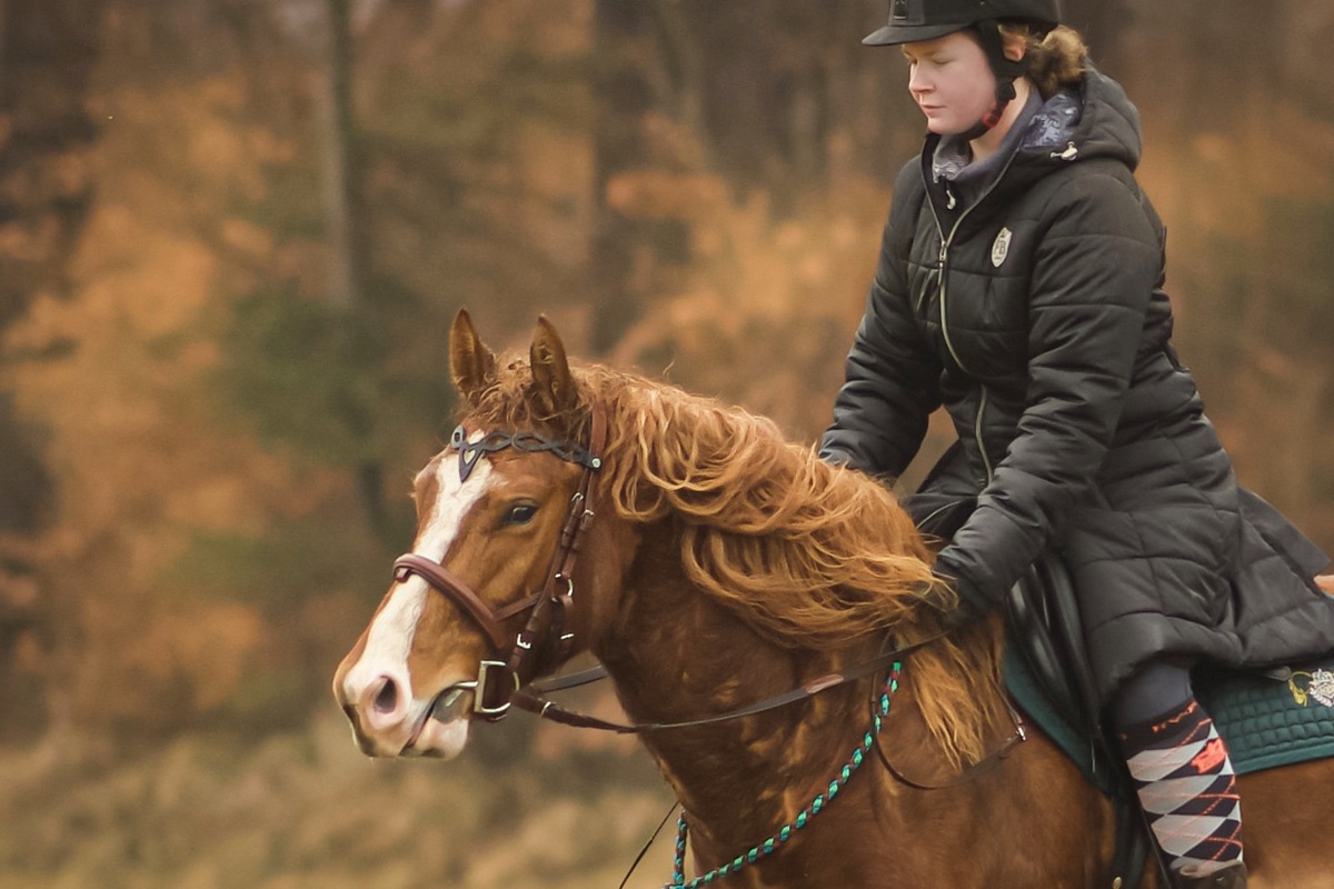 Detailaufnahme vom Mdchen im Galopp